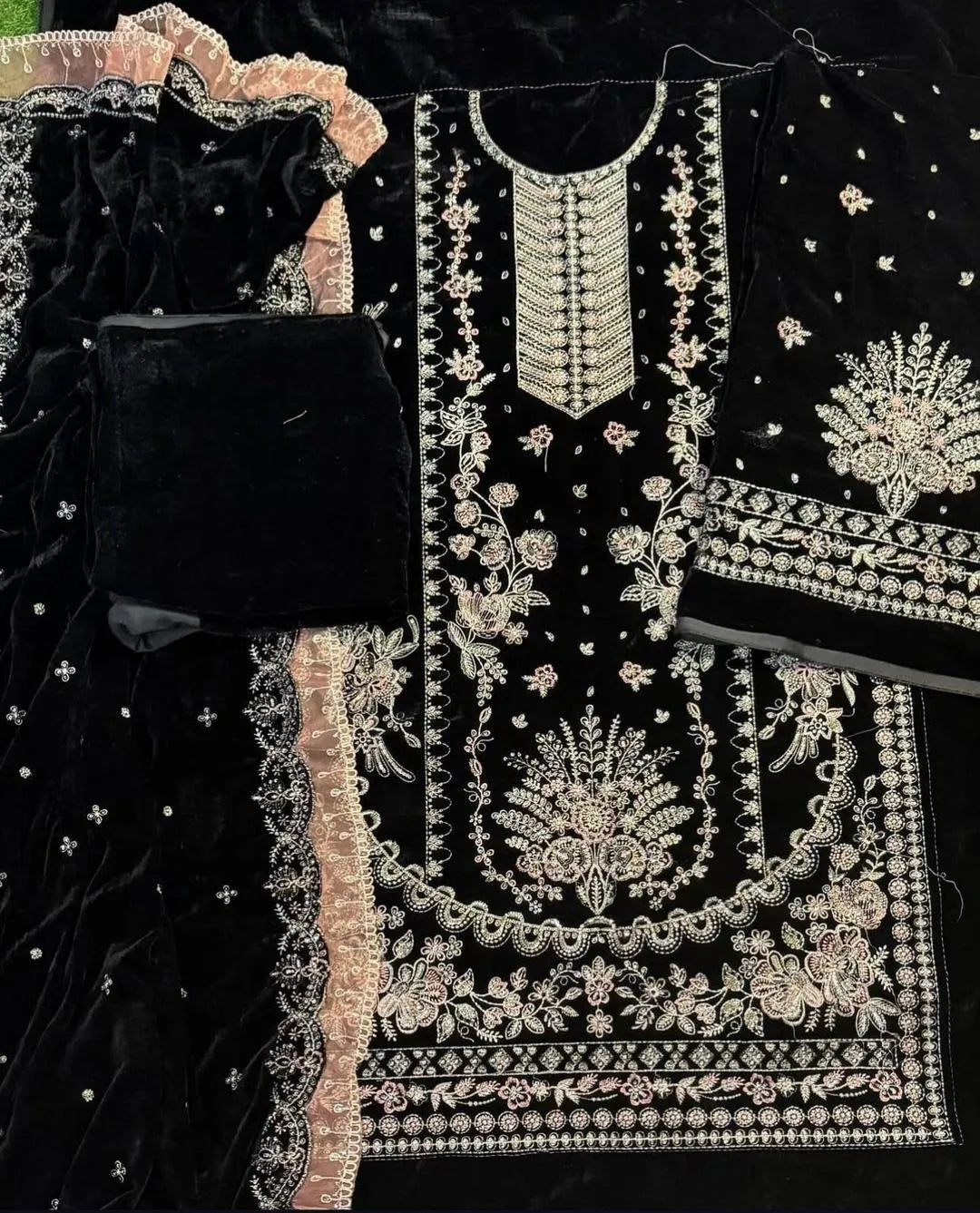 3 Pcs Women's Unstitched Embroidered Suit